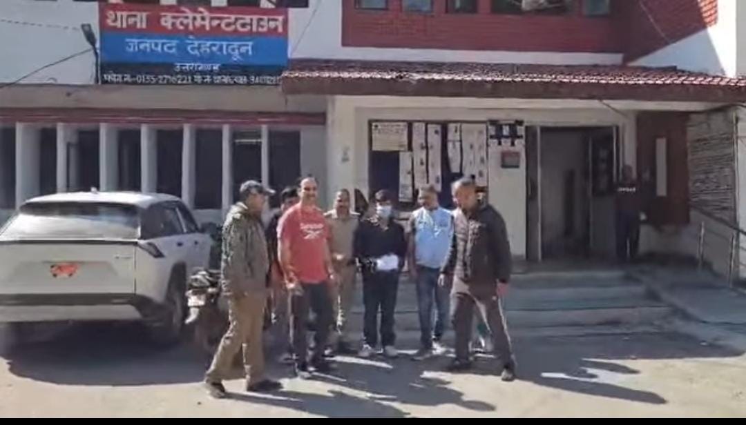देहरादून में STF का बड़ा एक्शन: आशारोड़ी चेक पोस्ट पर 1 किलो 108 ग्राम चरस बरामद, 22 वर्षीय युवक गिरफ्तार